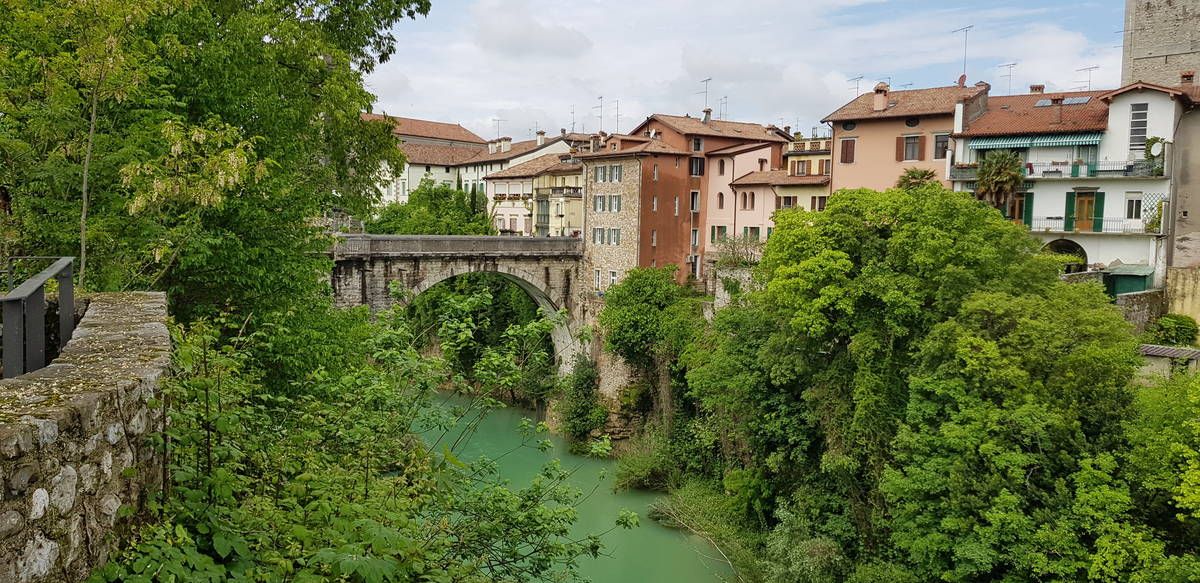 Die Teufelsbrücke über den Fluss Natisone in Cividale del Friuli